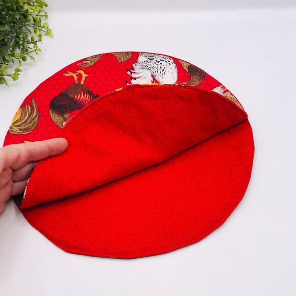 Tortilla Warmer 10.5 Inches Red Country Chickens Print Holds Up To 6 Tortillas - Picture 2 of 4